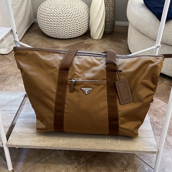 PRADA Re-Nylon and Saffiano leather duffle bag - Picture 5 of 9